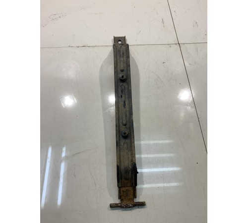 Кронштейн топливного бака