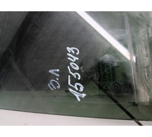 Стекло двери заднее левое