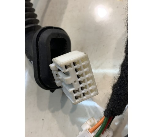 Электропроводка двери (задняя, левая)