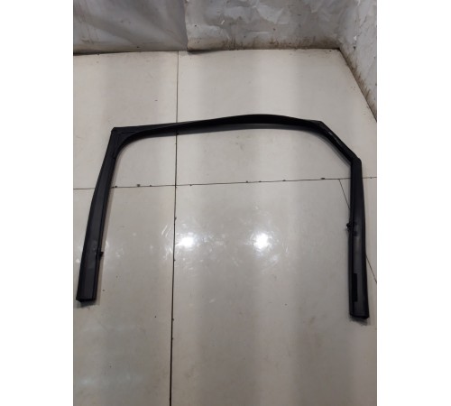 Уплотнительная резинка стекла задней правой двери