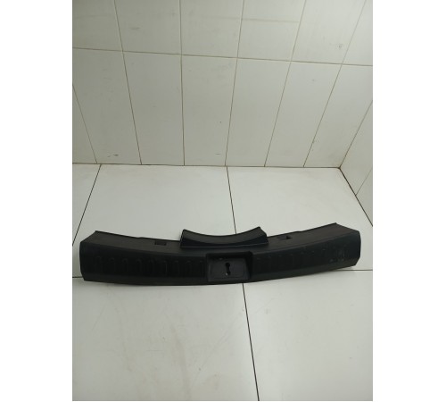 Обшивка панели багажника