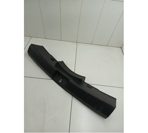 Обшивка панели багажника