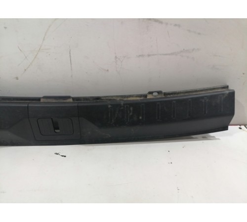 Обшивка панели багажника