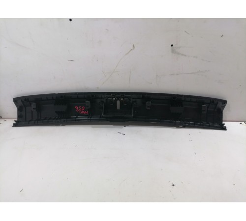 Обшивка панели багажника