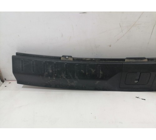 Обшивка панели багажника