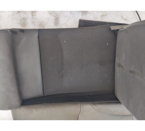 Спинка заднего сиденья правая с подлокотником