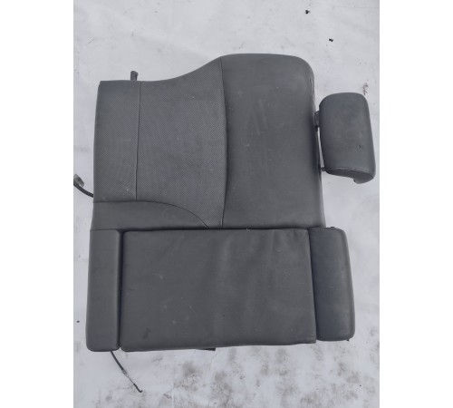 Спинка заднего сиденья правая с подлокотником