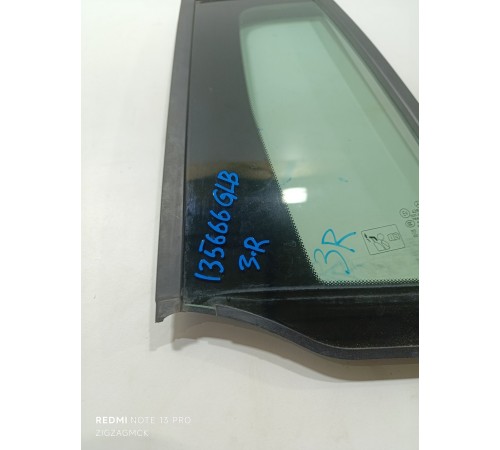 Стекло , форточка задней правой двери