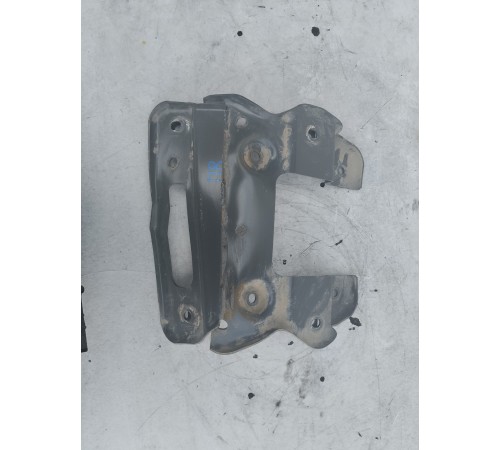 Кронштейн (крепление) переднего бампера правый