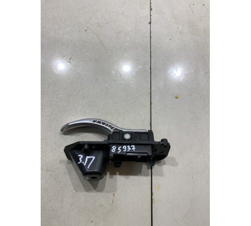 Ручка двери (задняя правая внутренняя)