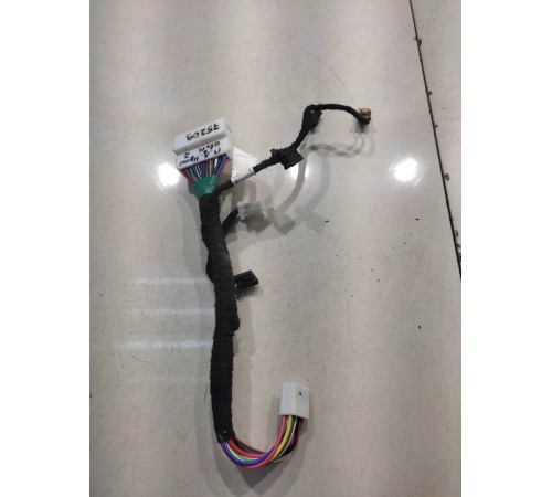 Электропроводка обшивки двери (передняя, левая)