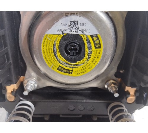 Подушка безопасности водителя