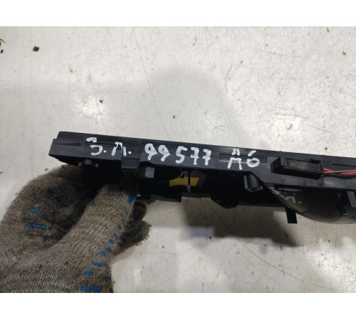 Ручка двери (задняя левая внутренняя)