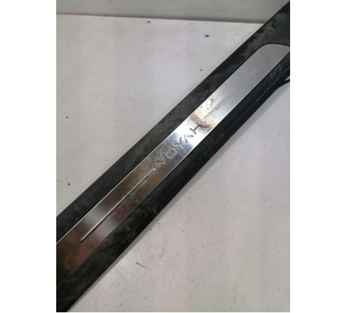 Накладка порога передняя левая