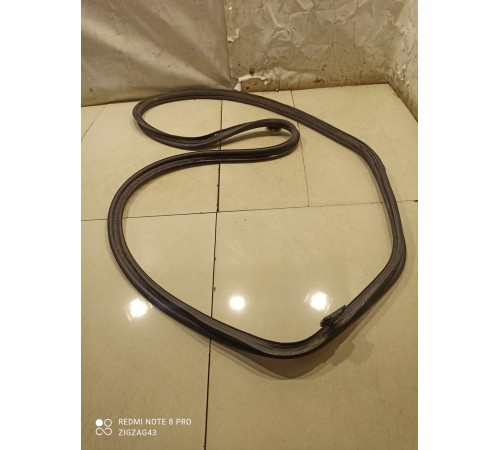 Уплотнитель крышки багажника