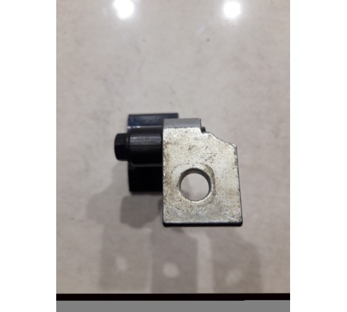 Петля двери(задняя левая верхняя)