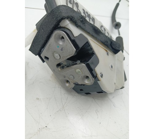 Замок двери передний левый