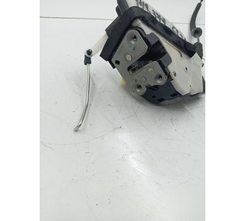 Замок двери передний левый