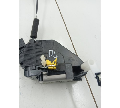 Замок двери передний левый