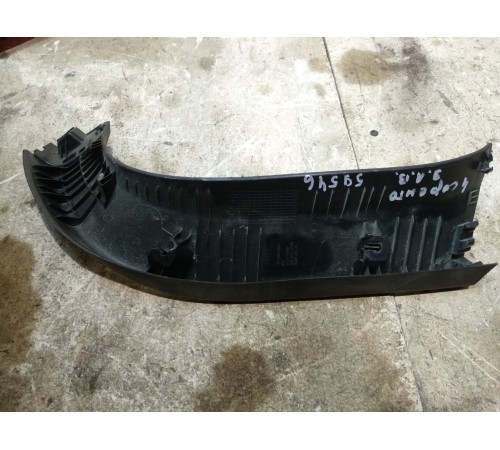 Накладка багажника левая верхняя