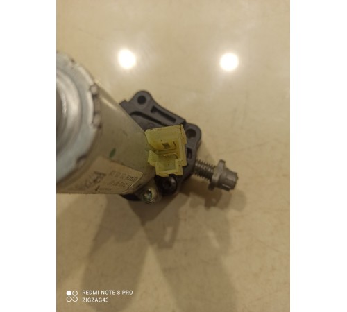 Моторчик регулировки сиденья(передний левый)