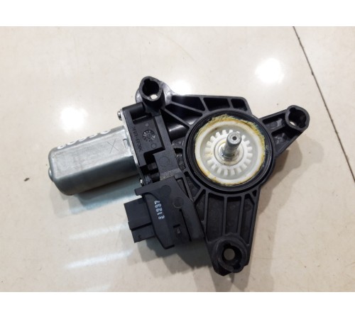 Моторчик стеклоподъемника (задний левый)