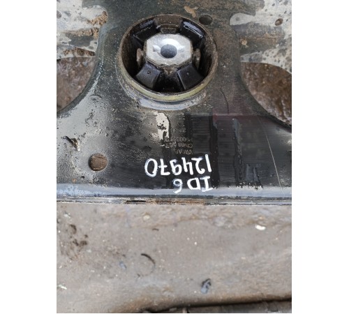 Подрамник передний