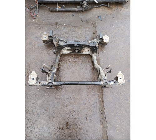 Подрамник передний