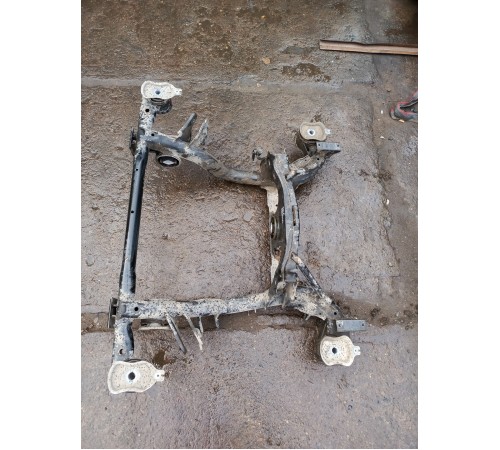 Подрамник передний