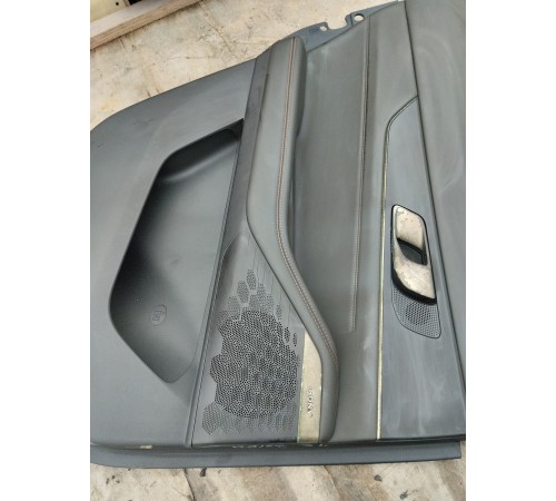 Обшивка двери задняя левая