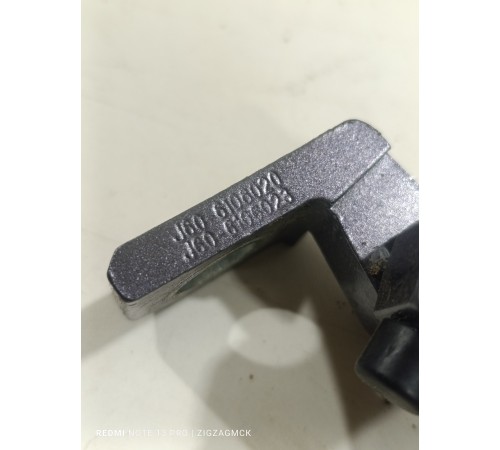 Петля двери передняя правая верхняя