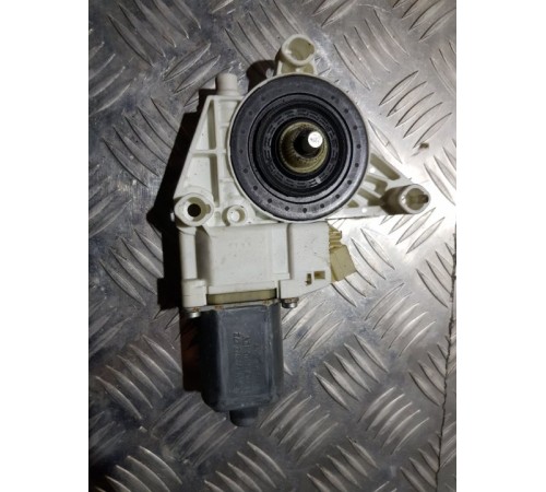 Мотор стеклоподъемника