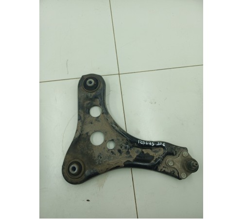 Рычаг передний правый нижний