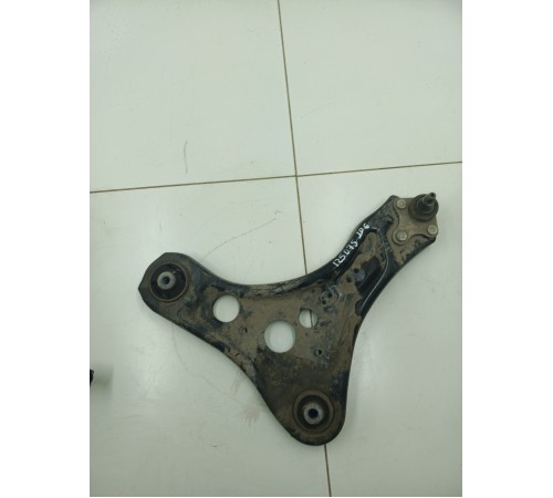 Рычаг передний правый нижний