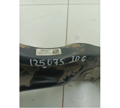 Рычаг передний правый нижний