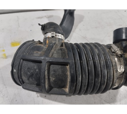 Патрубок воздушного фильтра