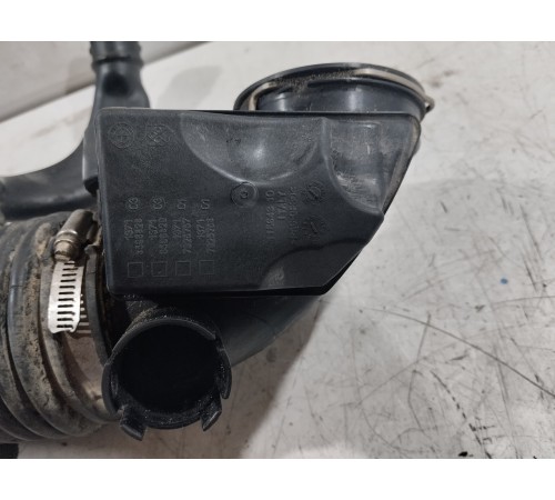 Патрубок воздушного фильтра