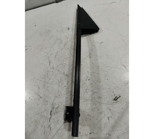 Направляющая стекла (задняя левая)