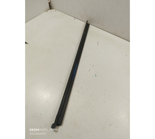 Уплотнитель стекла передний левый внутренний