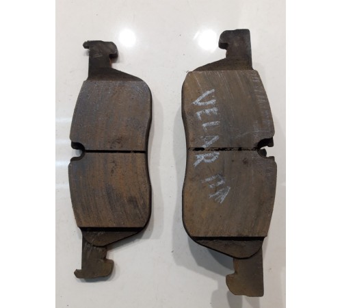 Комплект передних левых тормозных колодок