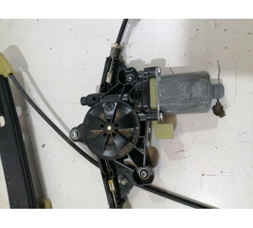 Стеклоподъёмник передний правый