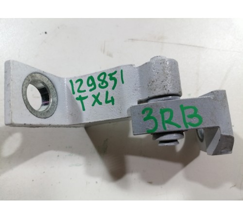 Петля двери передняя правая верхняя