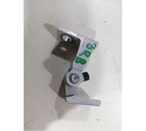 Петля двери передняя правая верхняя