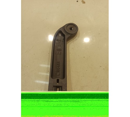 Крепеж заднего дворника