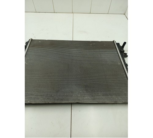 Радиатор охлаждения двигателя