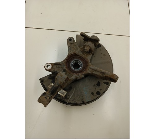 Кулак поворотный передний левый в сборе