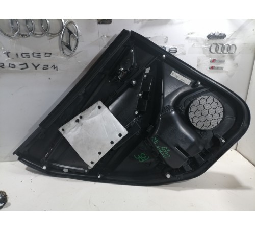 Обшивка двери задняя левая