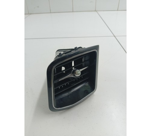 Дефлектор воздушный левый