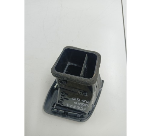 Дефлектор воздушный левый