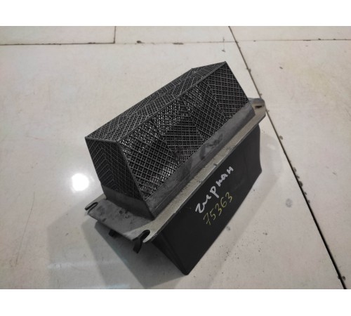 Воздухозаборник подкапотный левый